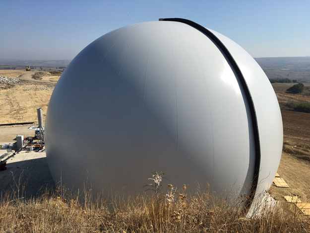 Gasholder with airvent hose